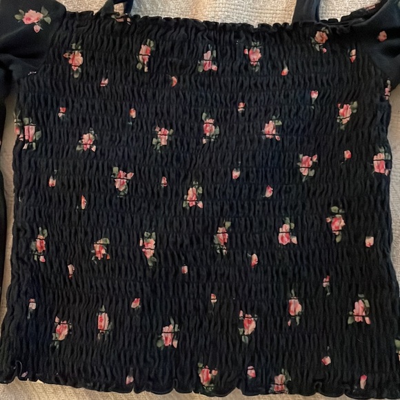 Girls Abercrombie cropped cold shoulder top - Picture 3 of 3